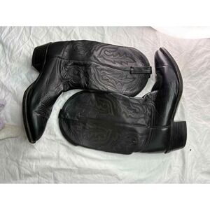 Unmarked, black leather cowboy boot size 10